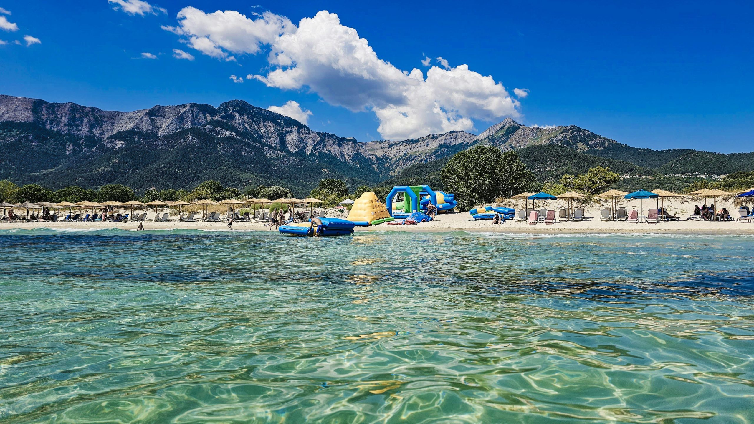 Thassos tengerpartja, olcsó görög sziget 2026-ban